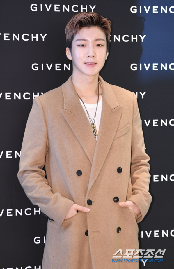위너 이승훈, 코로나19 확진.."6일 '드림하이' 공연 불참" (공식)…