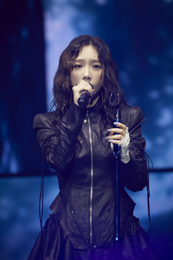 [종합] "죽을때까지 무대에"…태연, 소녀시대도 기립한 대체불가 '믿듣탱…