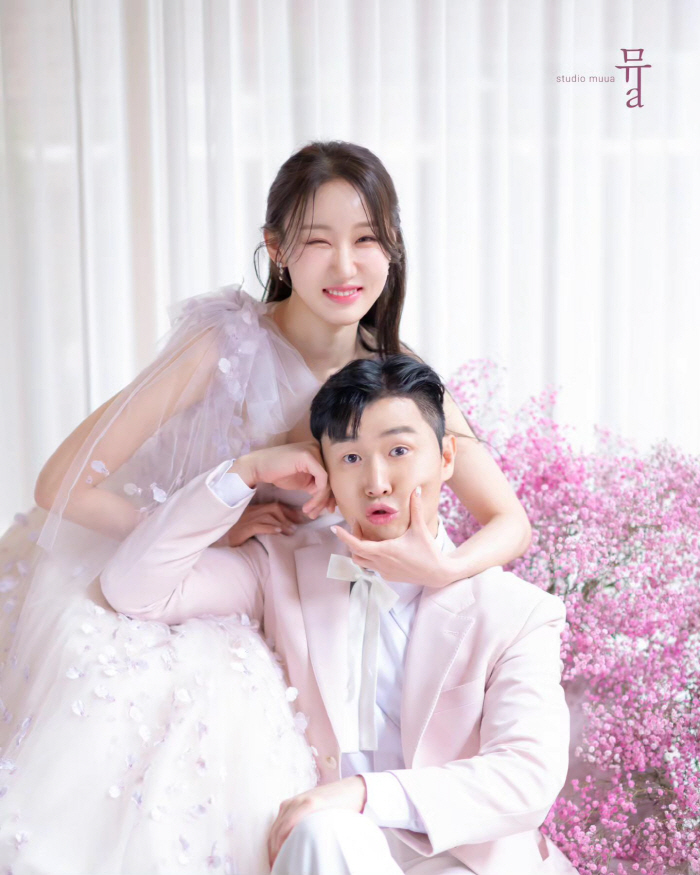 쌍둥이 개그맨 이상호♥'프듀101' 출신 김자연과 4년 열애끝 결혼