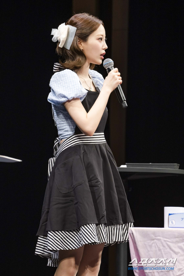 허영지, 올여름 '솔로 데뷔' 깜짝 공개! 日 도쿄 단독 팬미팅서 앨범 …