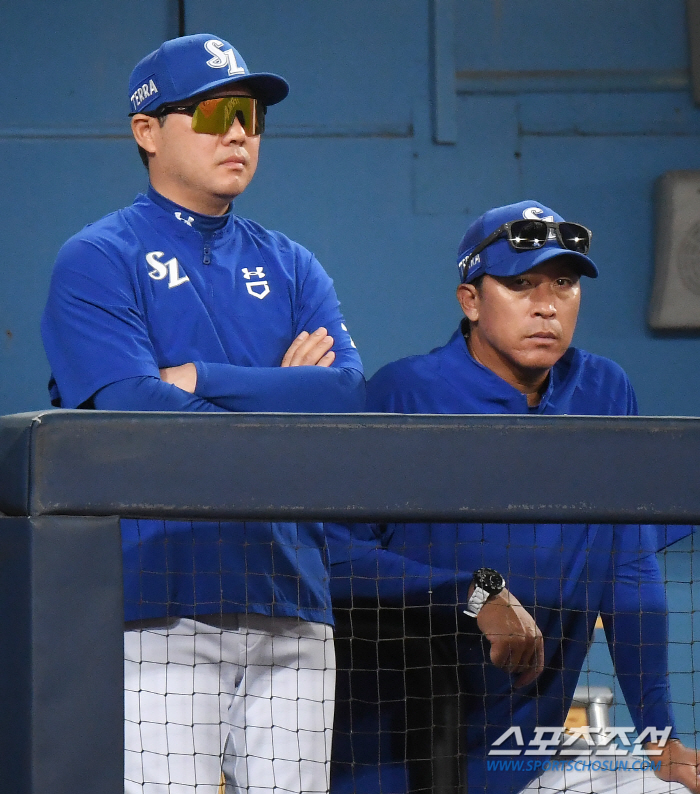 '페디급 구위 vs 칼날 제구' 패기와 노련미의 충돌, 첫판에 많은 것이…