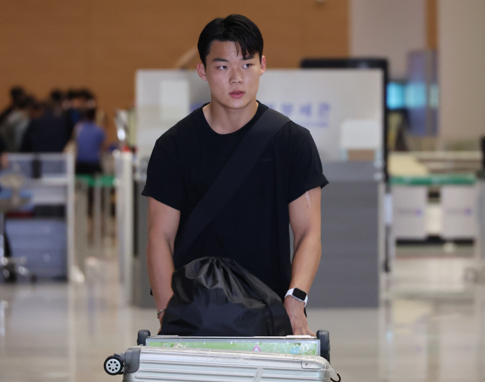 귀국 다음날 '뜬금' 스승 이별 소식 접한 오현규, '前첼시'포터·로저스…
