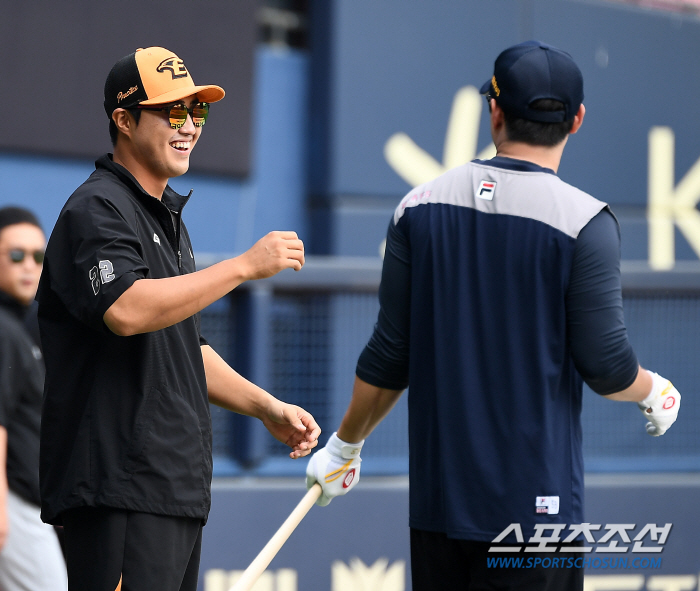 쌍둥이 시절부터 이어온 끈끈한 정·엉덩이 맞아도 웃는 넉살 좋은 동생까지…