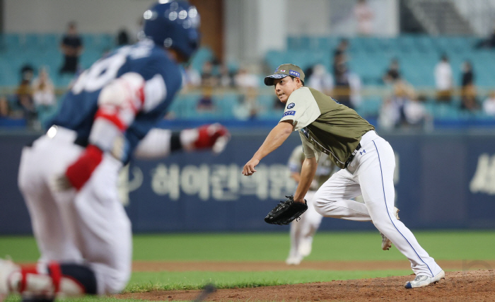 '호수비 공방' 미세한 집중력 차이에서 갈렸다...'이용준 39일만 3승…