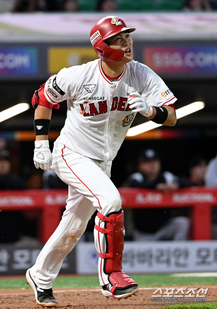 백투백+연타석포도 역부족…'선발 전원안타' SSG, 이틀 연속 KIA 격…