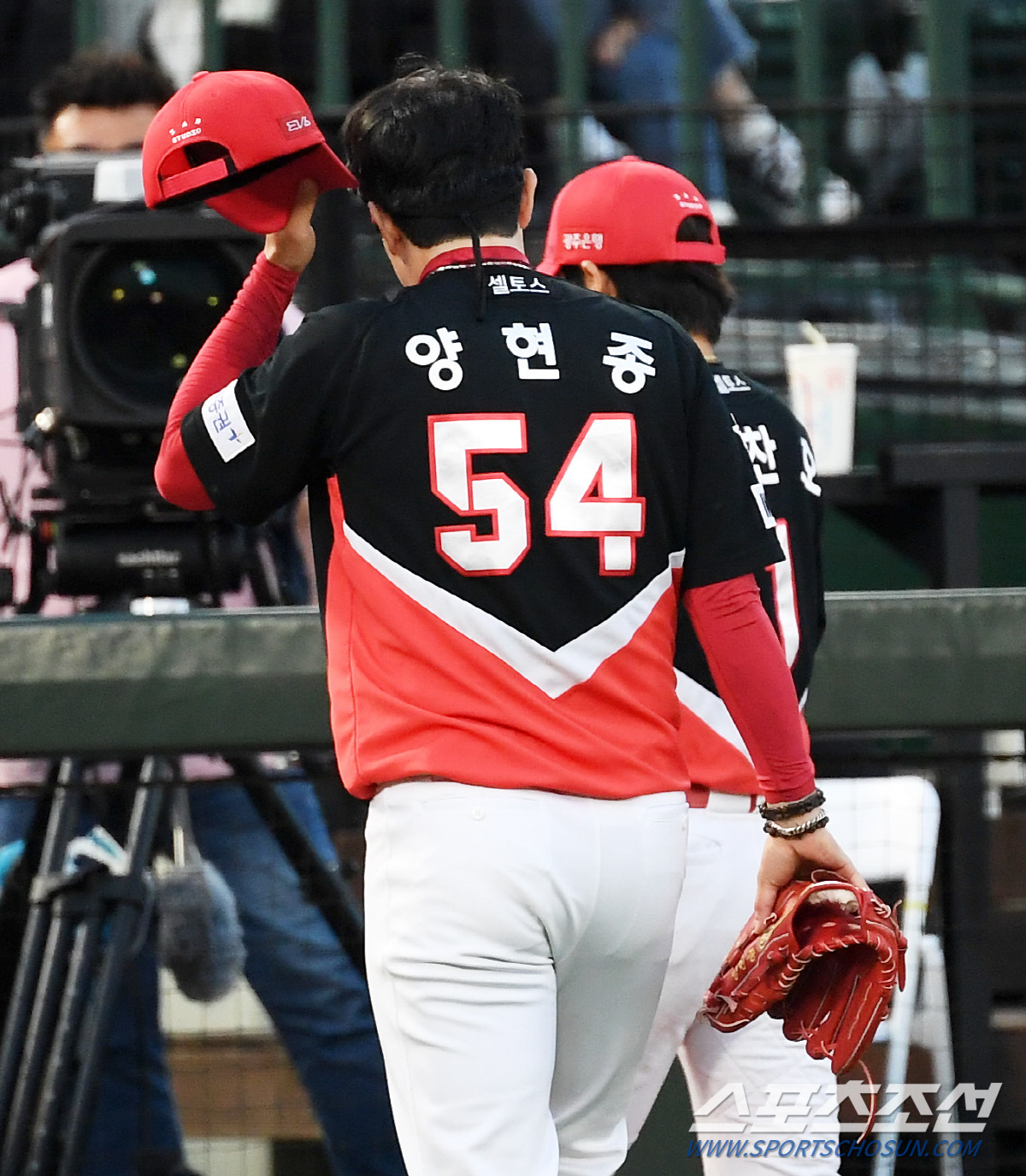 2G 연속 7자책, 이런 적은 없었다…대투수에 도대체 무슨 일이?[광주 …
