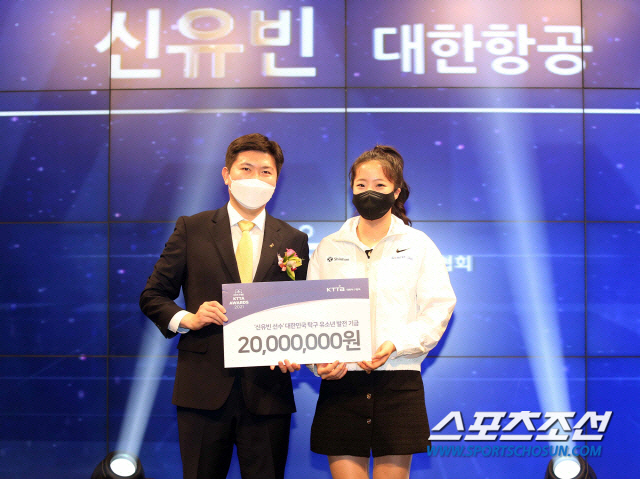 "또래 여성 위해 써주세요!" '기부천사'신유빈 세계선수권銀상금 '월드비…