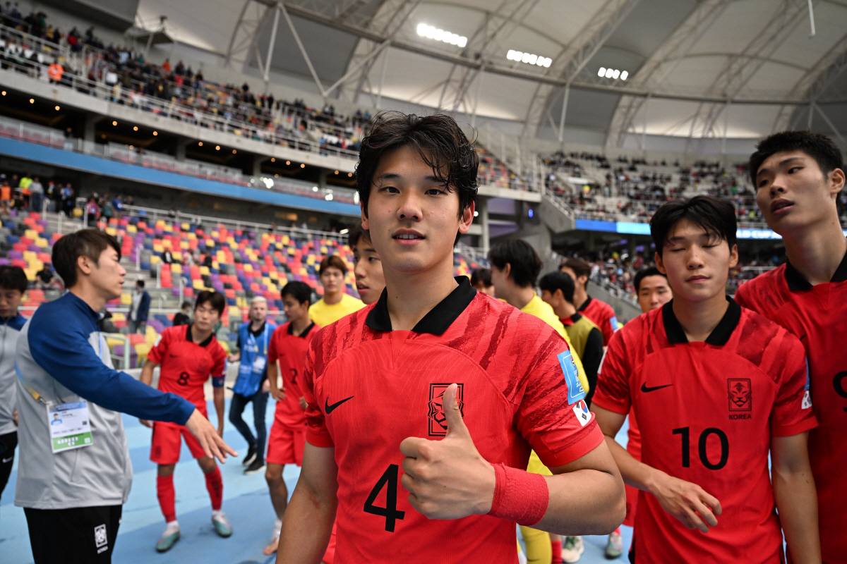 FIFA '김은중호 카나바로' 조명 "롤러코스터 탄 최석현, 대학생들 희…