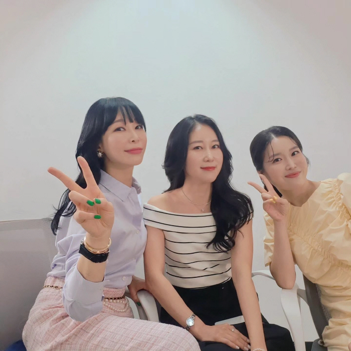 14기 영숙, '옥순 왕따설'에 발끈…"왕따시킨 적 없어, 언팔은 한 사…