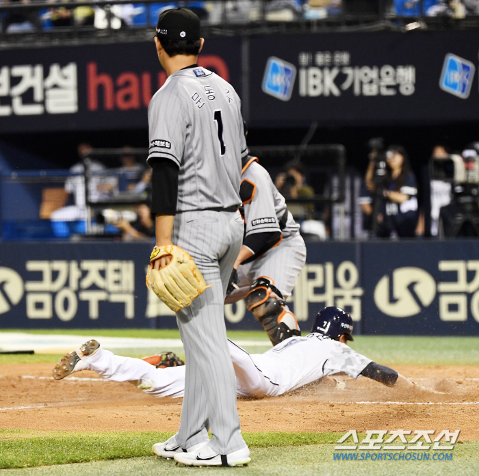 '제구까지 잡힌 160.1km' 던질수록 진화하는 괴물투수 문동주, '위…