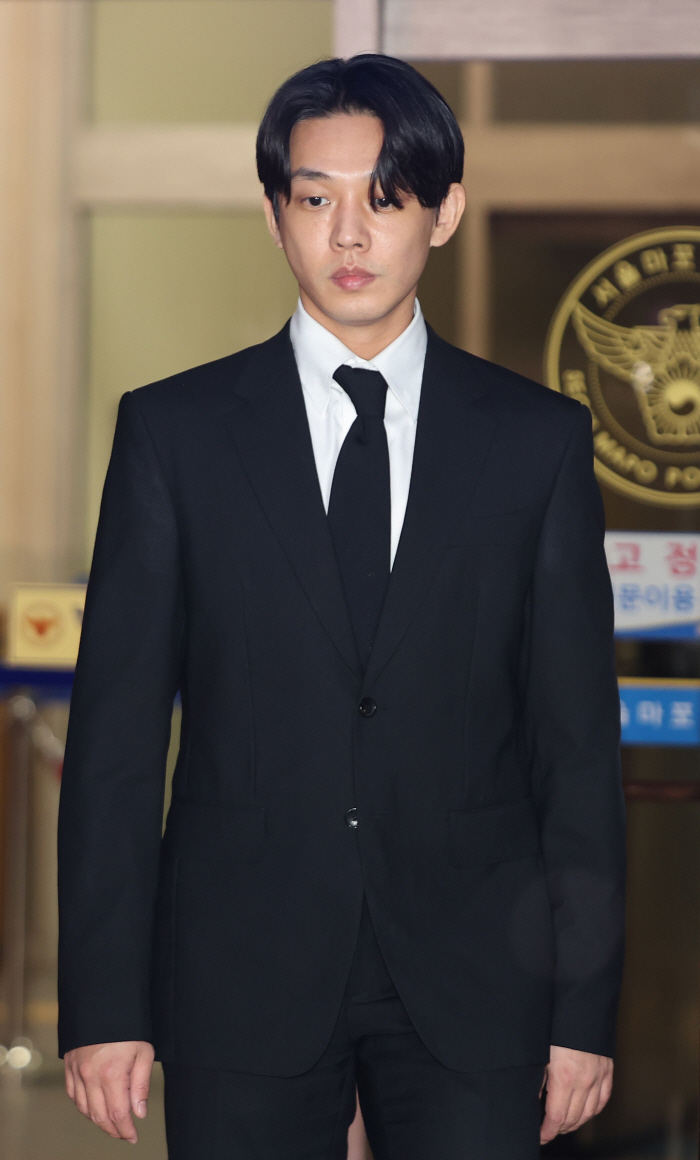 [종합] "警영장 재신청 포기"…유아인, '프로포폴→코카인' 수사 마무리…