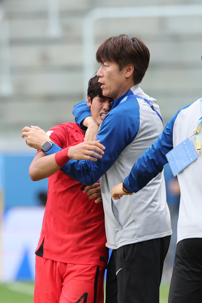 결승행 도전하는 김은중호, 이탈리아전 배준호-이영준-김용학 '삼각편대' …