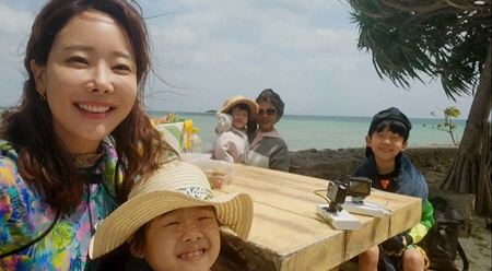 "10년 동안 저녁 외출한 적 없어"…소유진, 삼남매맘 일상 "약속도 낮…