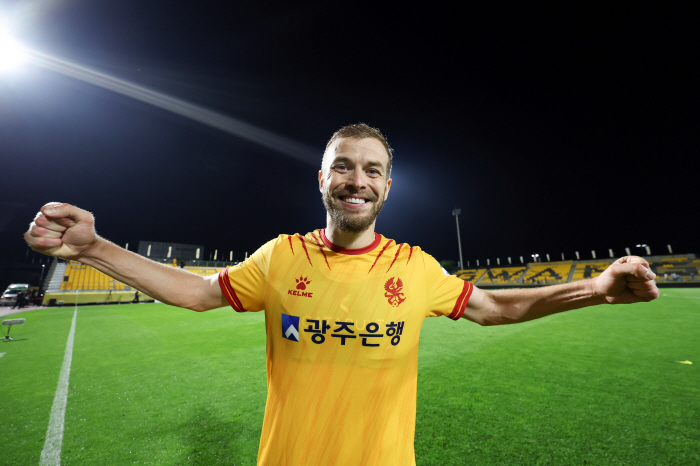 '멀티 데뷔골' 광주 토마스 K리그1 17라운드 MVP…대역전승 울산 '…
