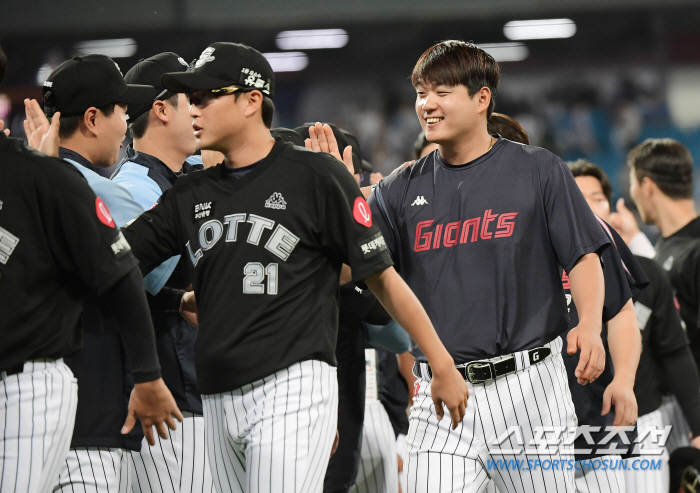 전준우 또 홈런, 나균안 112구 7이닝 1실점, 렉스 전력질주 홈 쇄도…
