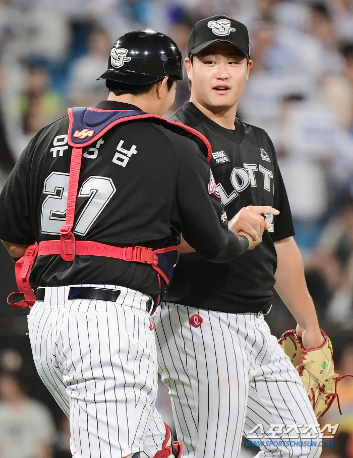 전준우 또 홈런, 나균안 112구 7이닝 1실점, 렉스 전력질주 홈 쇄도…
