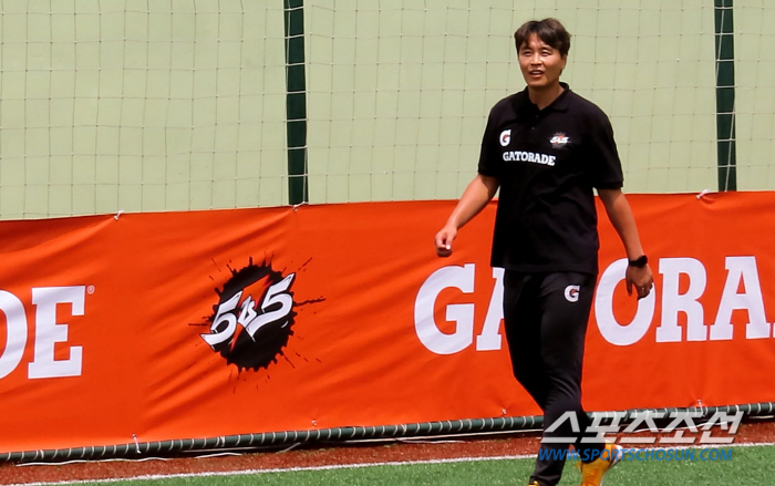 [단독인터뷰]'라이언킹' 이동국 '영혼의 투톱' 김은중 감독에게 "훌륭한…