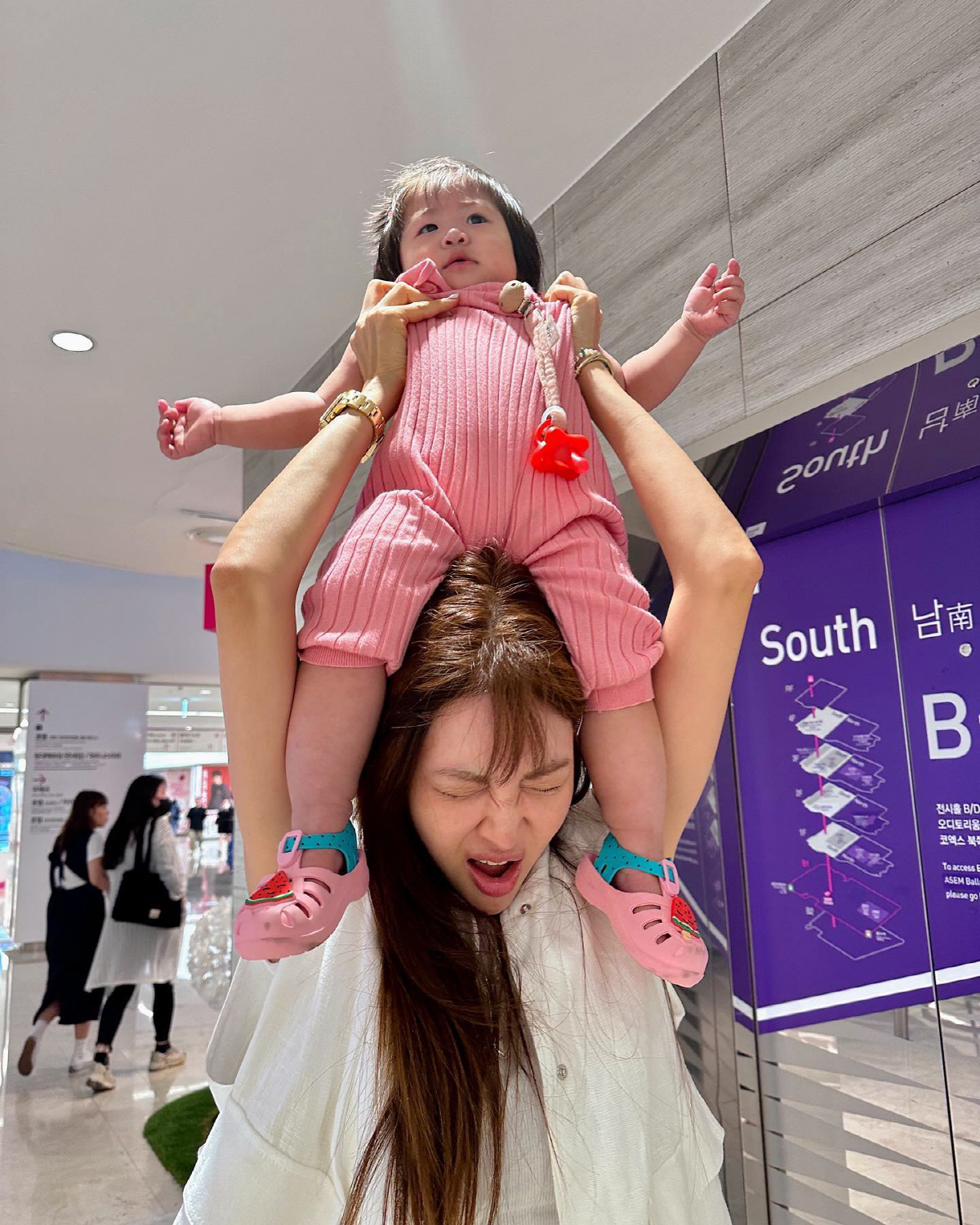 양미라, 유모차 까먹는 바람에..12kg 딸 목말 태우기 "운동한 느낌"