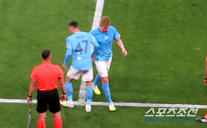 [이스탄불Live]'더 브라이너 교체 아웃' 맨시티 0-0 인테르 전반 …