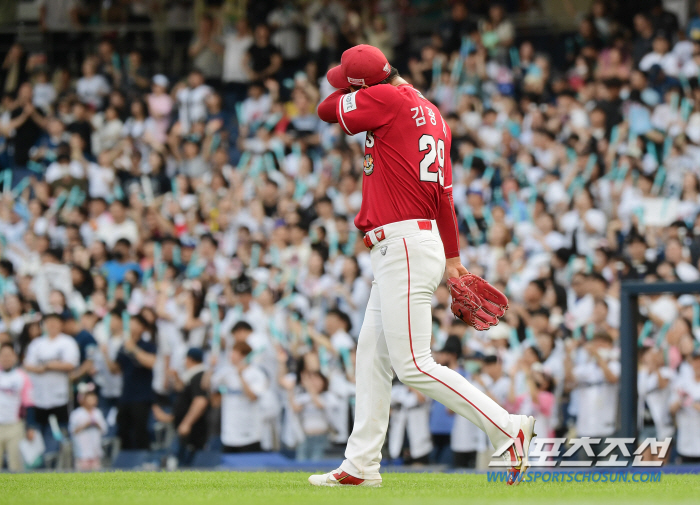 3번 고개 숙이고 시작했지만…돌아온 김광현 4실점 뭇매[창원 리포트]