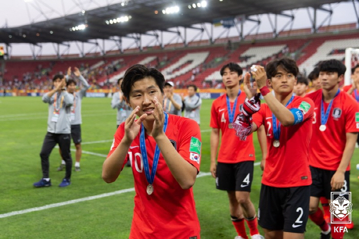 막내형, '이강인의 후예들' 향한 특급 응원…"韓 축구 발전, 후회 없이…