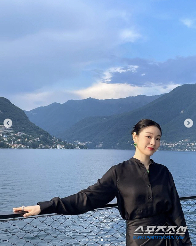 '피겨 여왕' 김연아, 반지 낀 손가락이 어딘가 어색…주얼리 다칠까 손가…