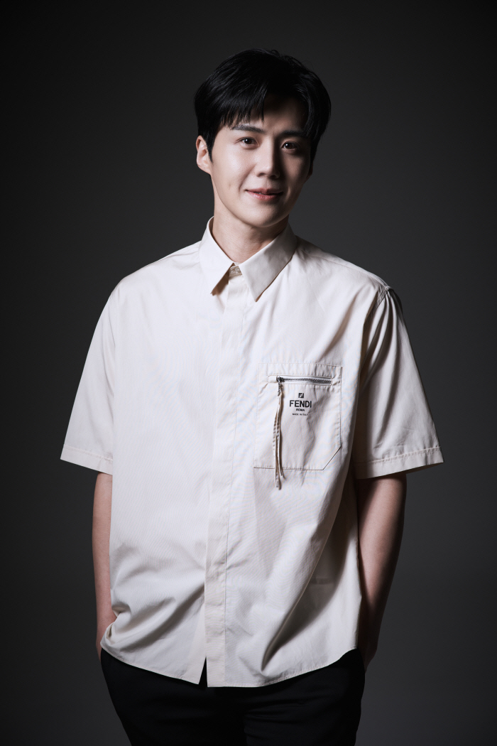 [인터뷰④] 김선호 "군필 조교 출신, 권총 액션 익숙하게 소화"('귀공…