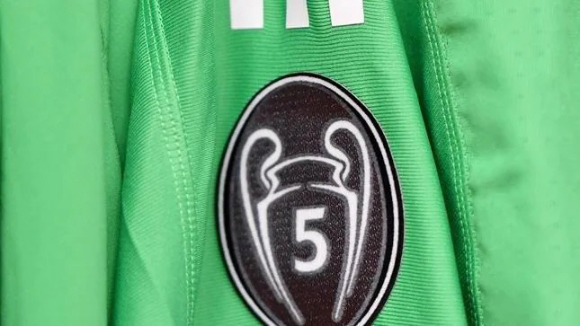 '영광의 트레블' 맨시티, 유니폼에 'UEFA 인증 휘장' 못 박는다..…