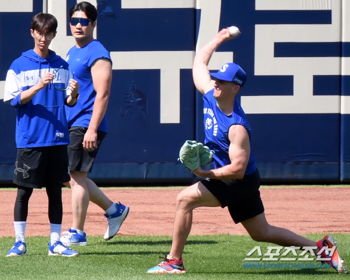 'I’ll be back' 푸른 피 에이스의 알통 시위, 6월 반격 핵심…