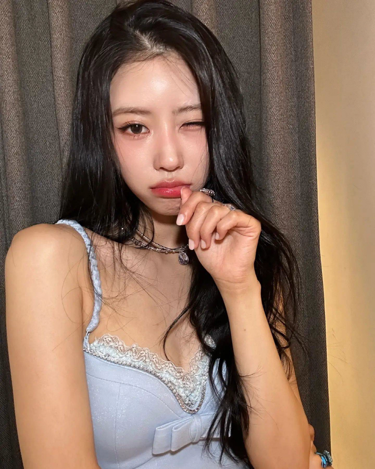 43kg·라면 반개..이미주, 아동복도 맞을 '초마름' 몸매