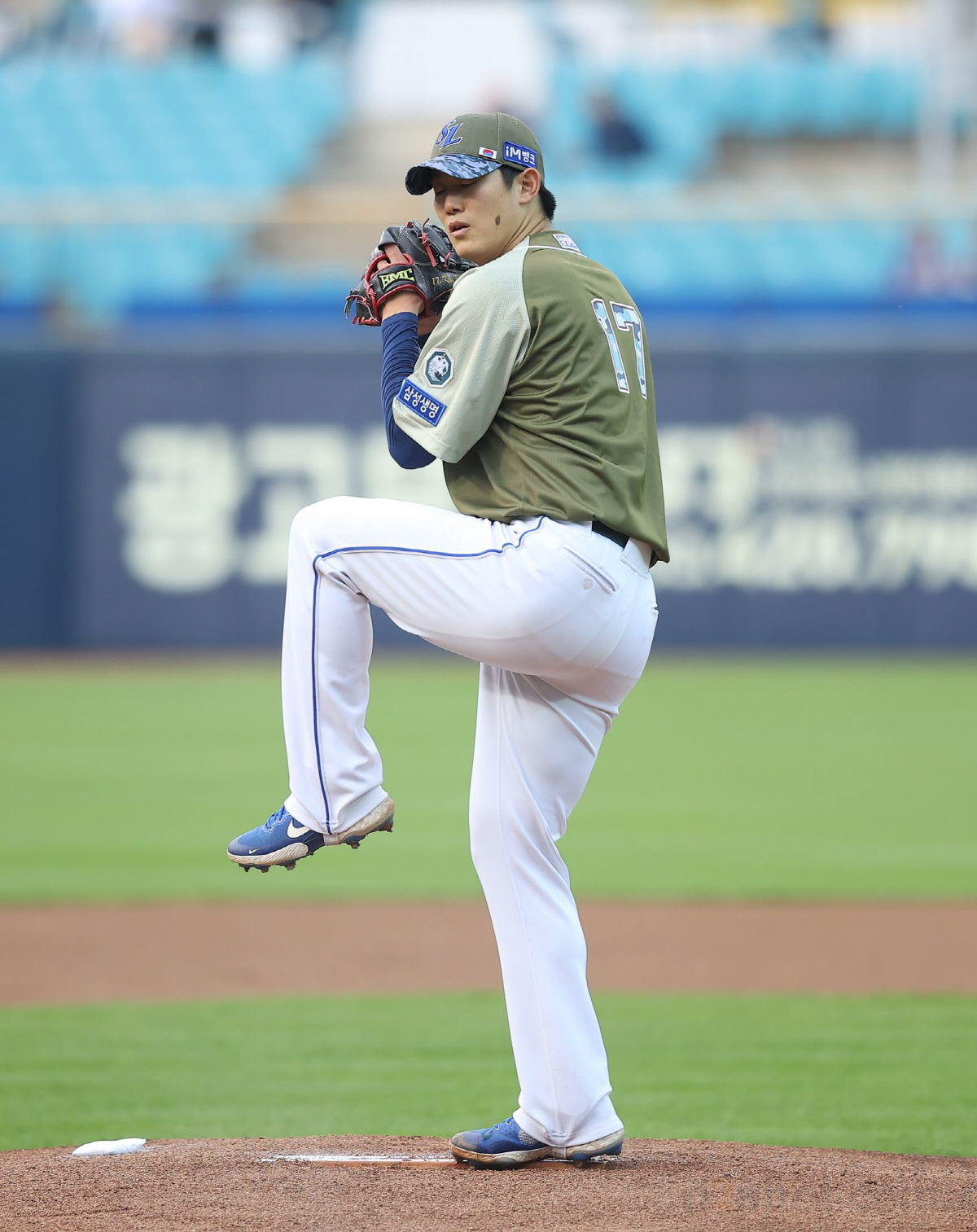 "큰 절 할 뻔 했다" 궂은 일 도맡아 하는 서른다섯 잠수함, 이유 있는…