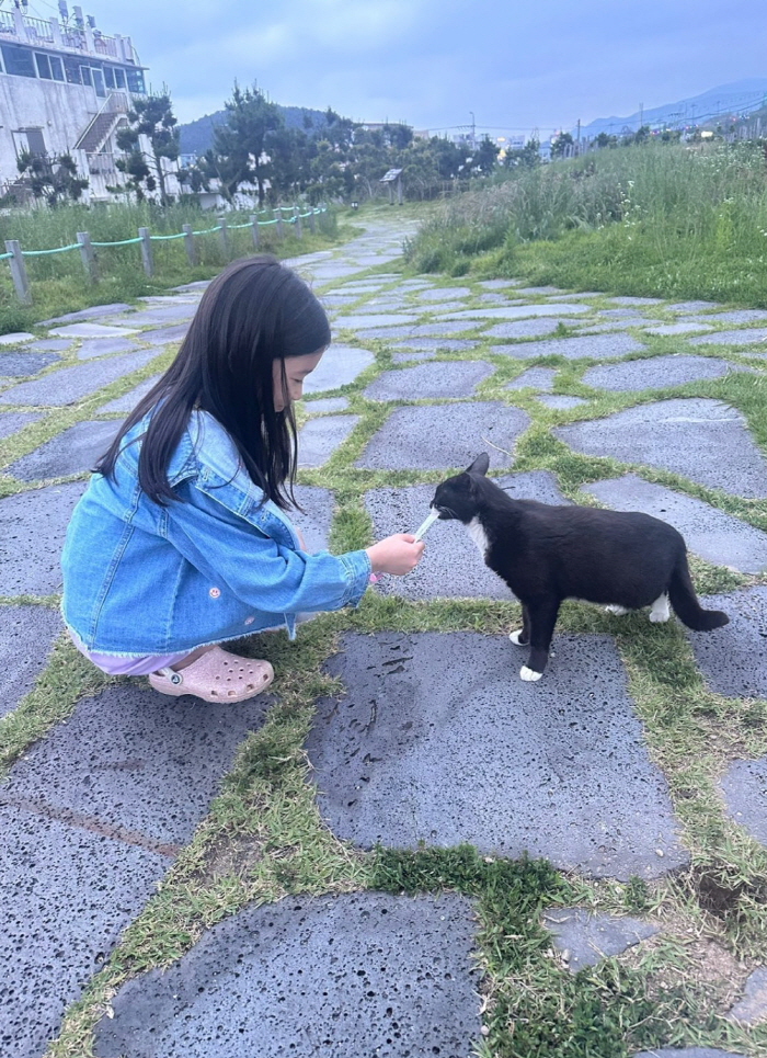 '비주얼 부부' 한혜진♥기성용, 딸과 오붓한 시간...단란한 세 식구