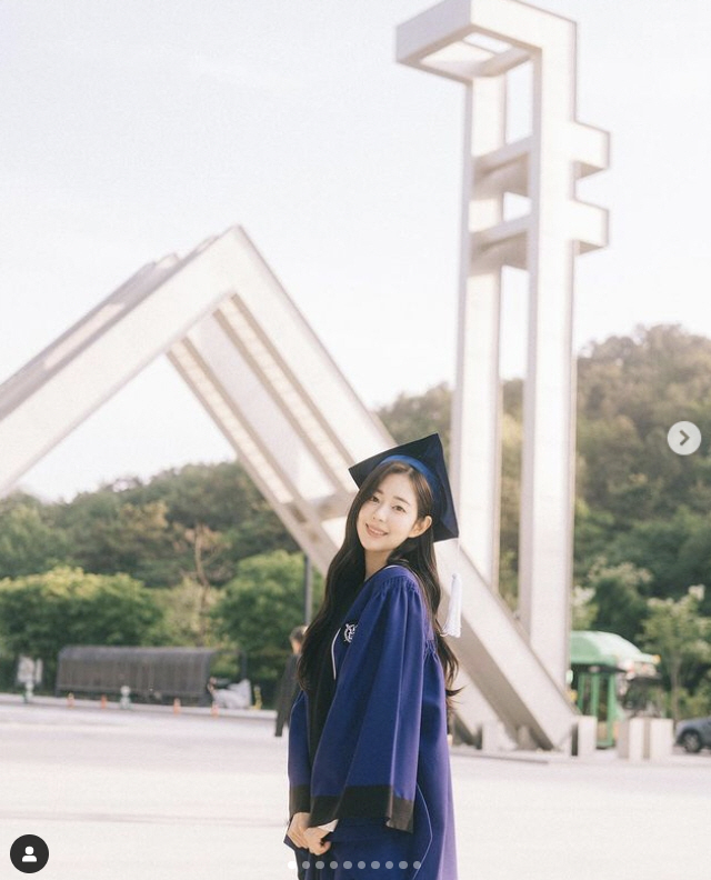 '솔로지옥2' 신슬기 서울대 졸업사진 공개→덱스 "우와!" 주접댓글 '호…
