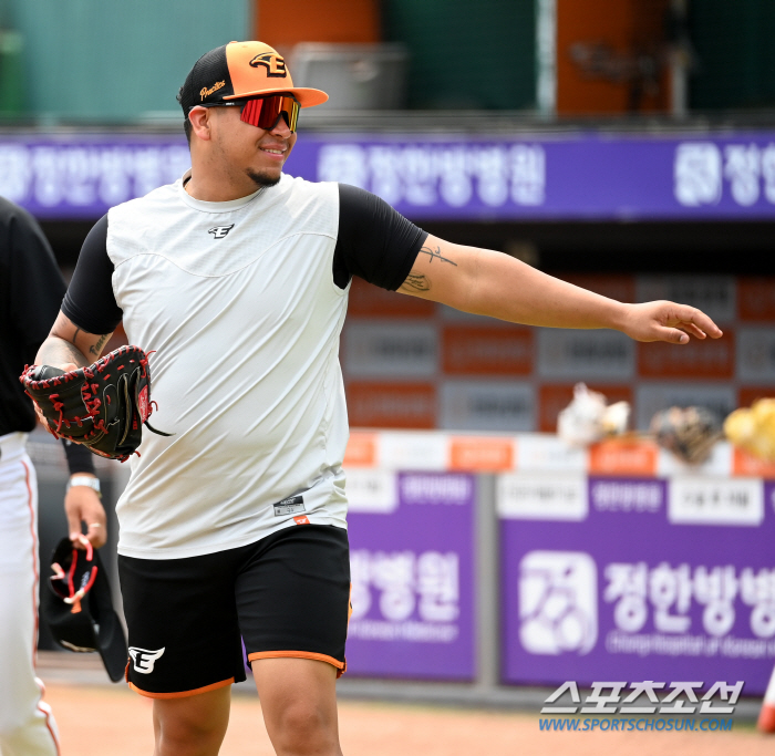 "우리가 ML 여러명 보냈다" 웃음 속에 담긴 허한 진심…새 외인 기다리…