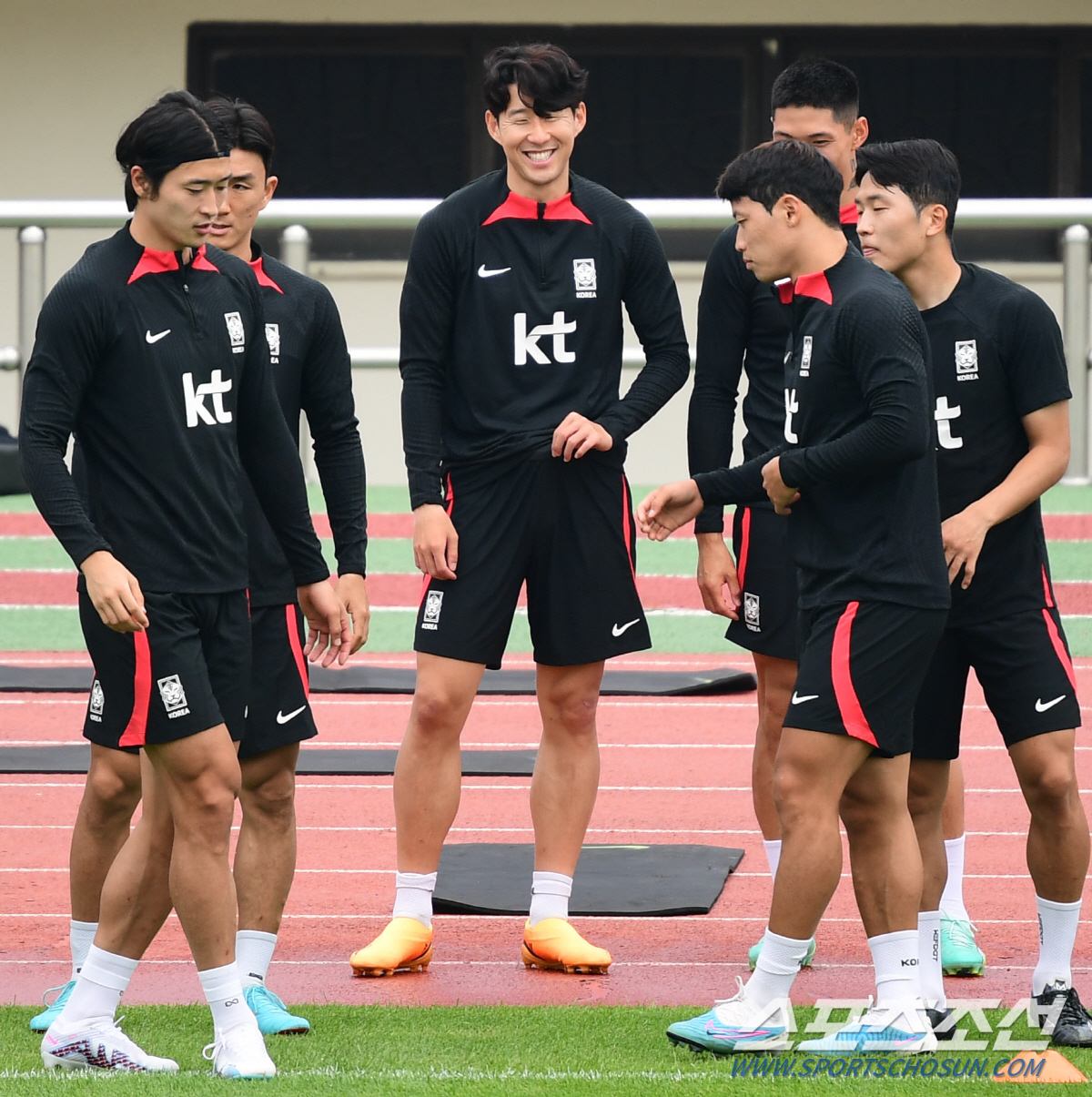 'PSG 이적 임박' 이강인 '장난기 넘치고 진지함도 가득햇던 훈련 현장…