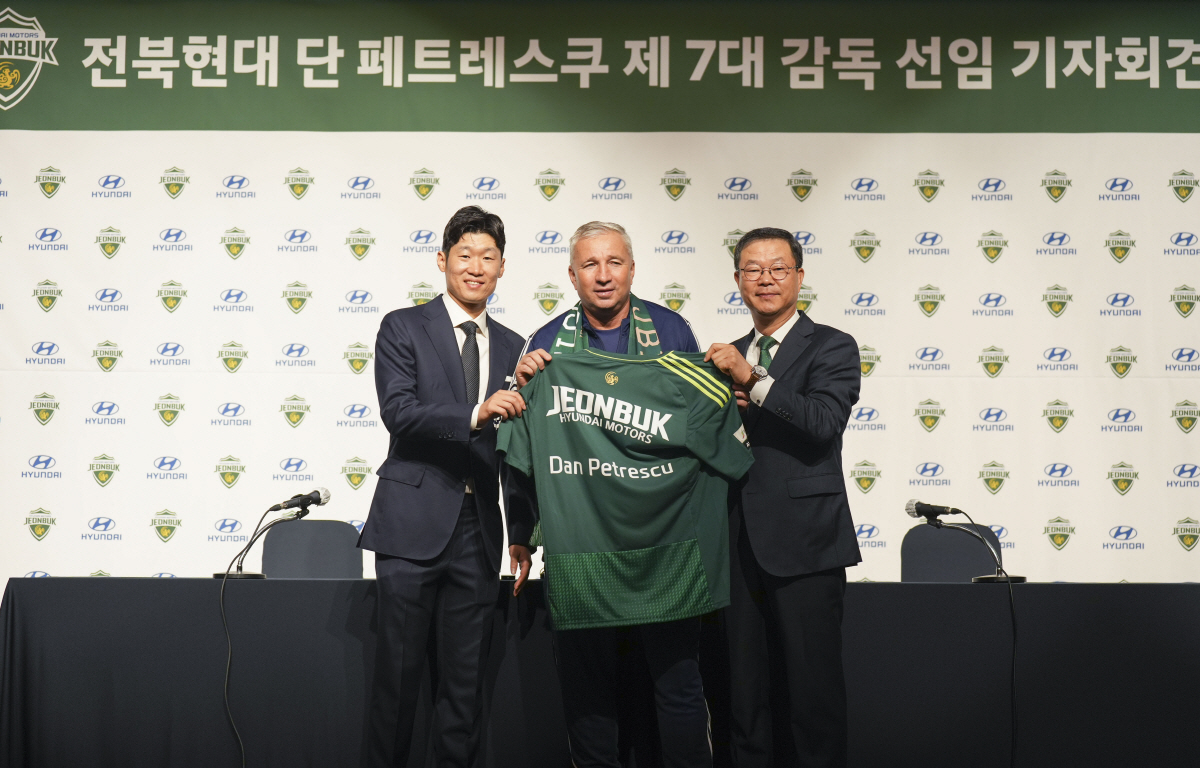 '승리'에 진심인 '단버지' 페트레스쿠 감독 "팀 스타일? 축구에서 가장…