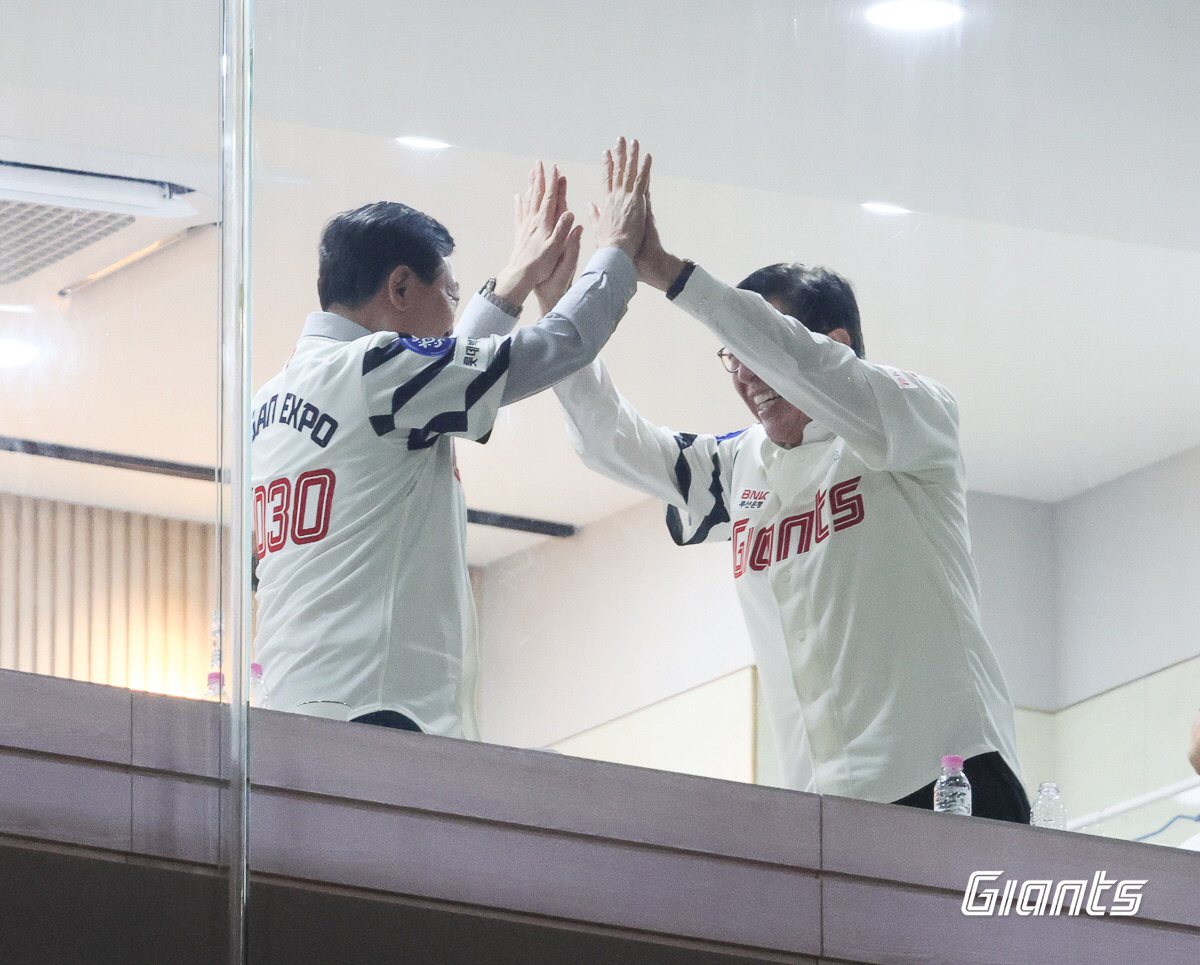 올해는 다르다! '동빈이형' 사직 방문에 팬心도 환영 일색 "올겨울에도 …
