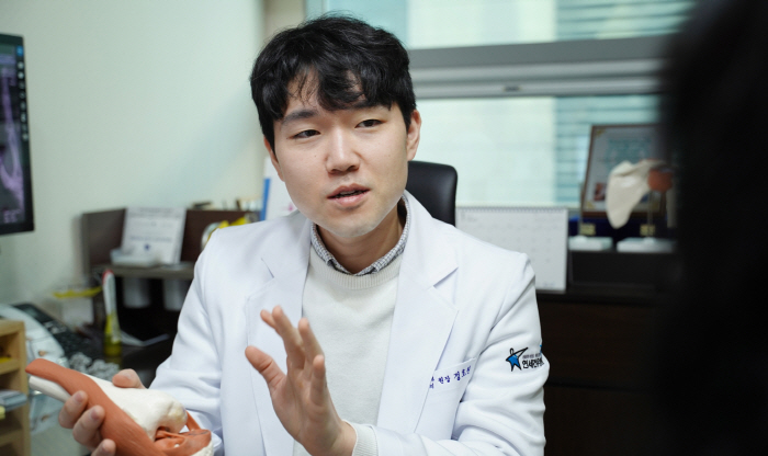 운동 선수만 무릎 십자인대파열 부상? 일상에서도 주의해야