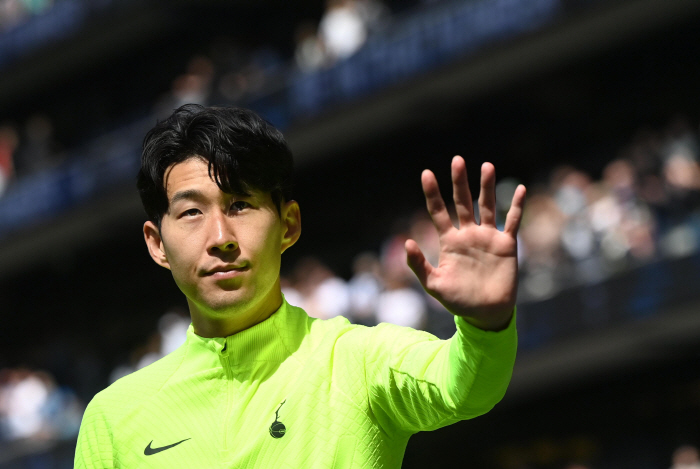 KIM은 맨유, LEE는 PSG.. SON은 빅클럽 러브콜 없나