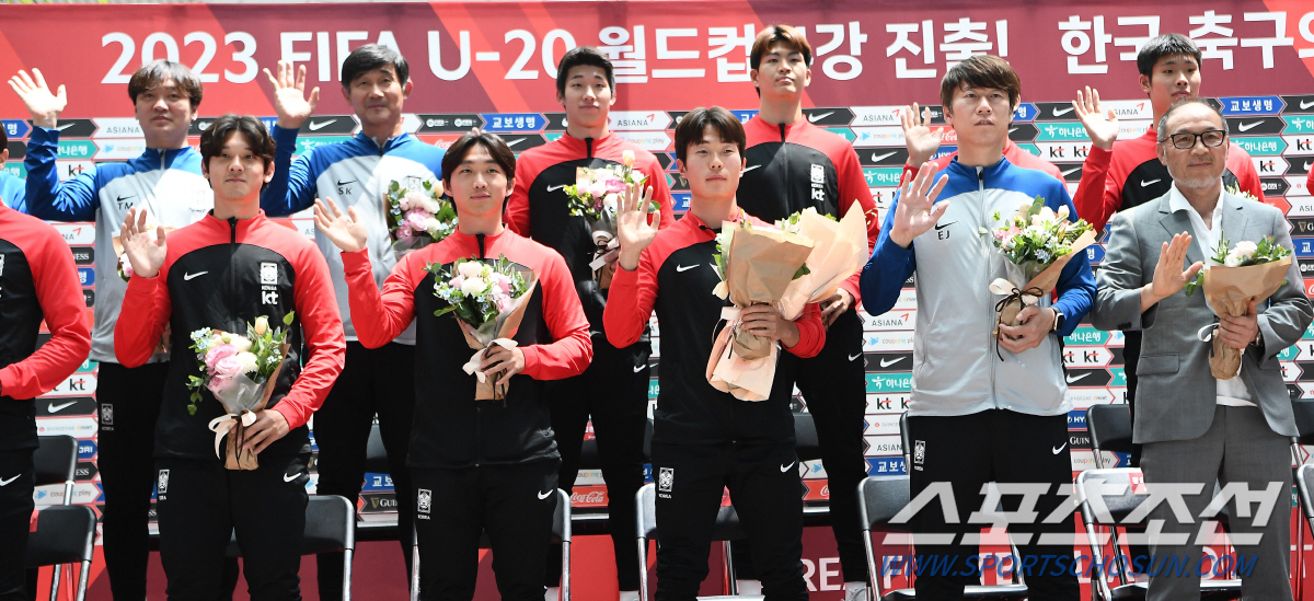 [현장스케치]'찬란했던 스무살의 여름' 김은중과 아이들, "韓, 빛나게 …