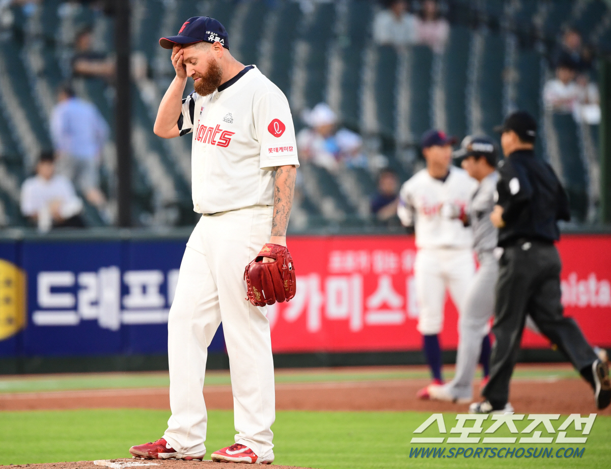 '노시환 10호+신인 문현빈 데뷔 첫홈런' 한화, 롯데 꺾고 2연패 탈출…