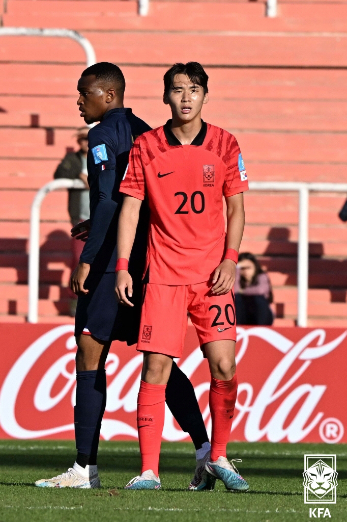 [단독]'브렌트포드 오퍼' 성남 김지수 EPL 직행, '워크퍼밋' 발급 …