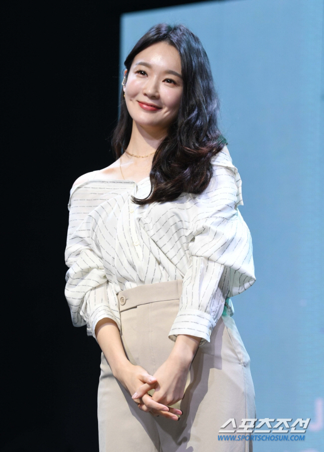 강민경, '열정페이' 꼬리표 아웃…'한 달 유급휴가→분 단위 수당' 파격…