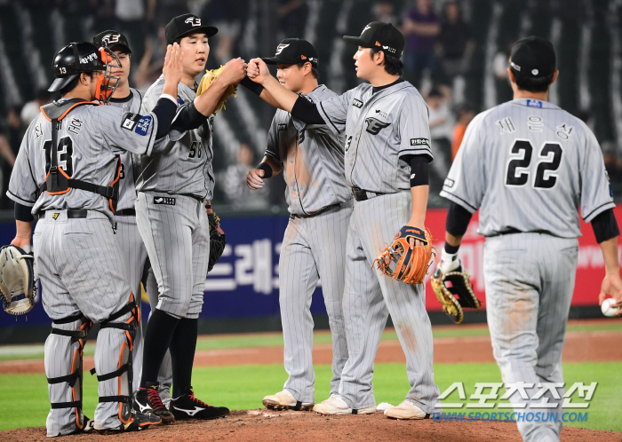 연장10회+4시간 혈투! 힘겨운 '위닝' 거머쥔 사령탑의 속내 [부산승장…