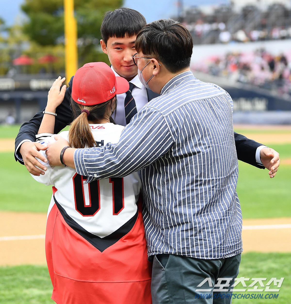 '겁 없는 아기호랑이' 평균구속 138km 데뷔 시즌 선발 한자리 꿰찬 …