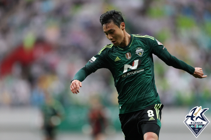 '4경기 3골' 전북 백승호, 5월 EA SPORTS K리그 '이달의 선…
