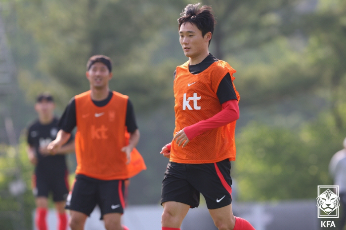 중국 소림축구에 쓰러진 엄원상, 결국 인대 손상 진단 '조기 귀국'