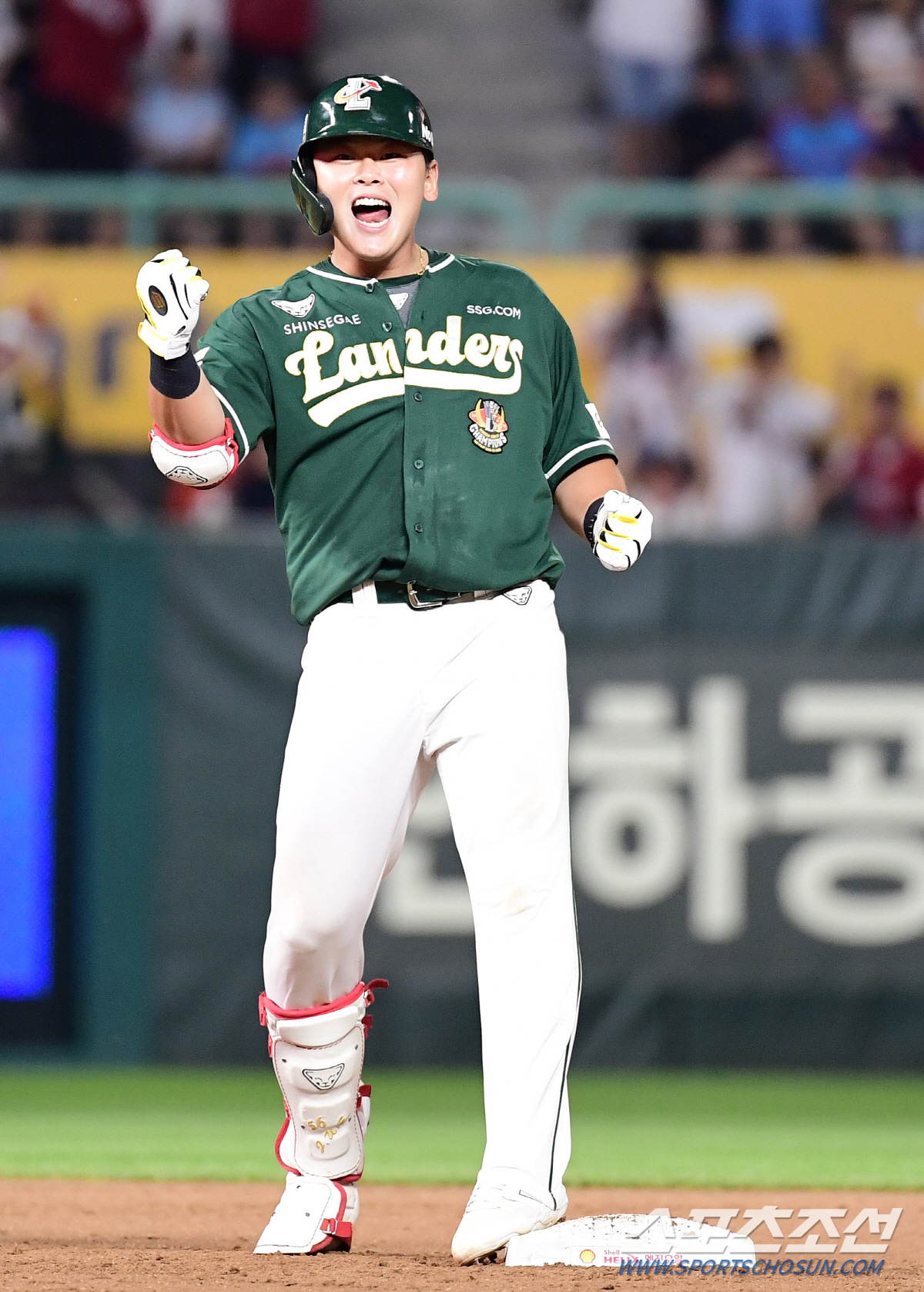 '전의산 싹쓸이! 8회 대역전극' SSG, 롯데 4연패 몰아넣고 1위 탈…