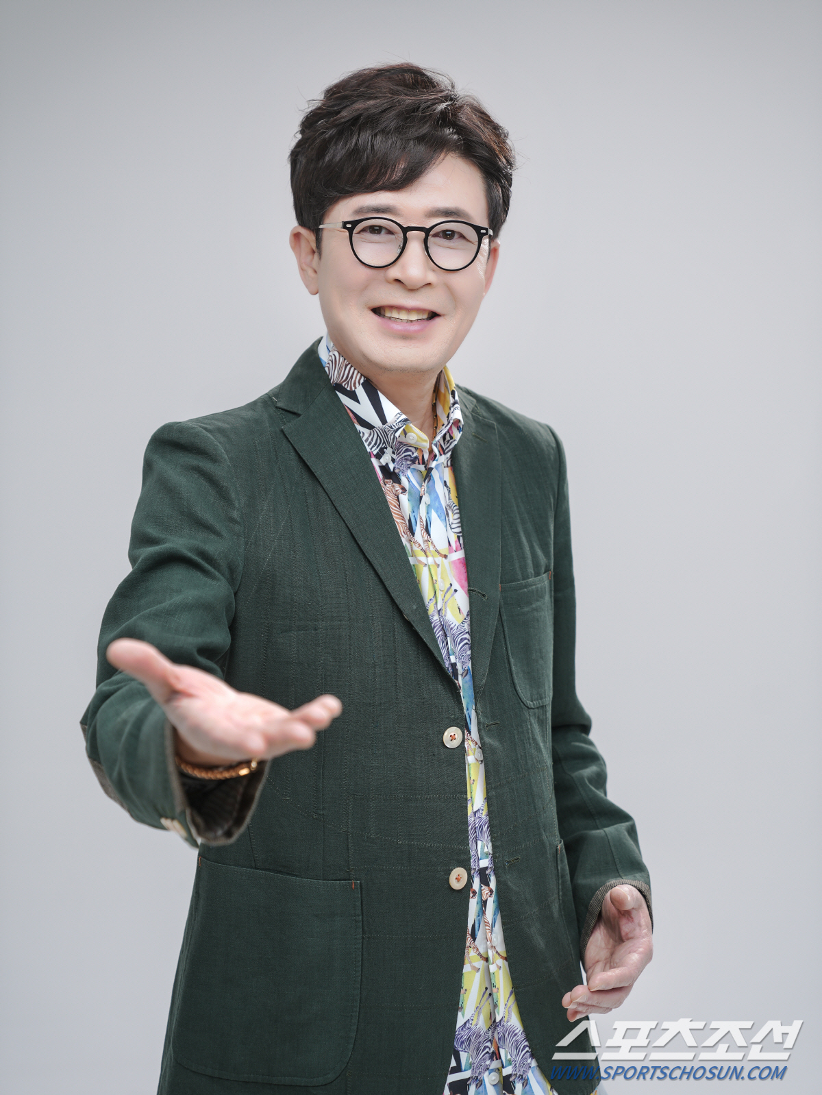 '전국가요대행진' 이부영, 6집 앨범 공개…강진 작사 '그런사랑 해봐요'…