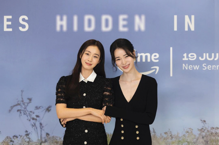 "태쁘 옆 임쁘가 되고싶었다" 김태희x임지연, 비주얼 투샷